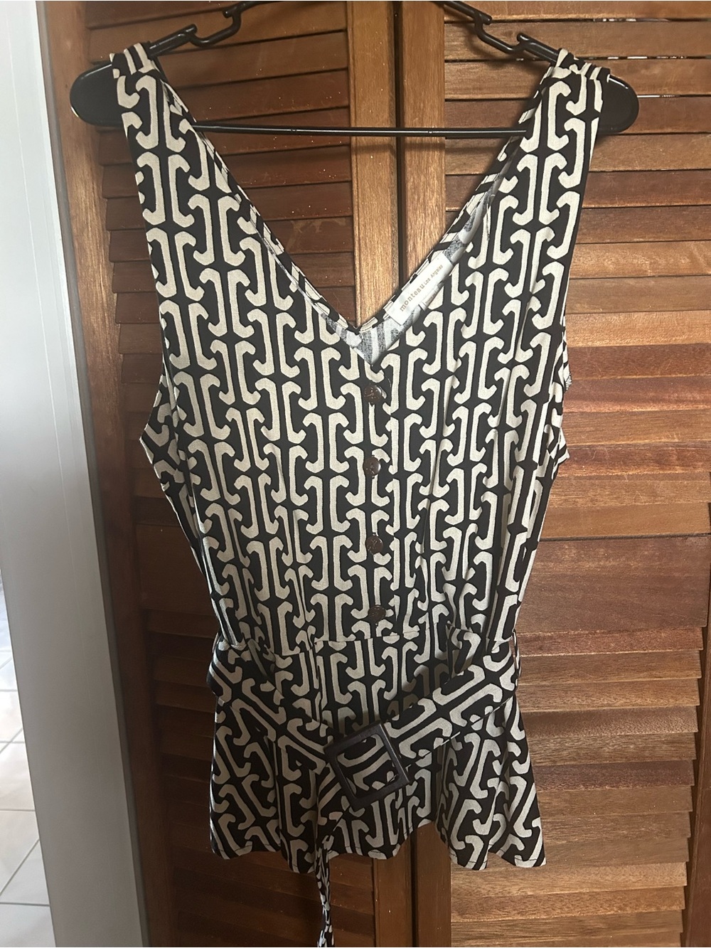 Sleeveless Black & White Geometric Peplum top linen blend